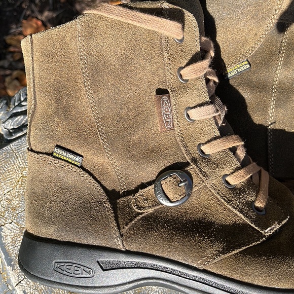 EUC Keen olive suede tie boots EU 39.5 US 9 - Picture 7 of 13